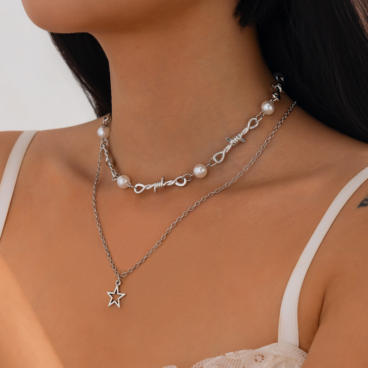 New style of cross-border European and American jewelry, InS-style five-pointed star alloy pendant collarbone chain, fashionable pearl multi-layer necklace details Picture