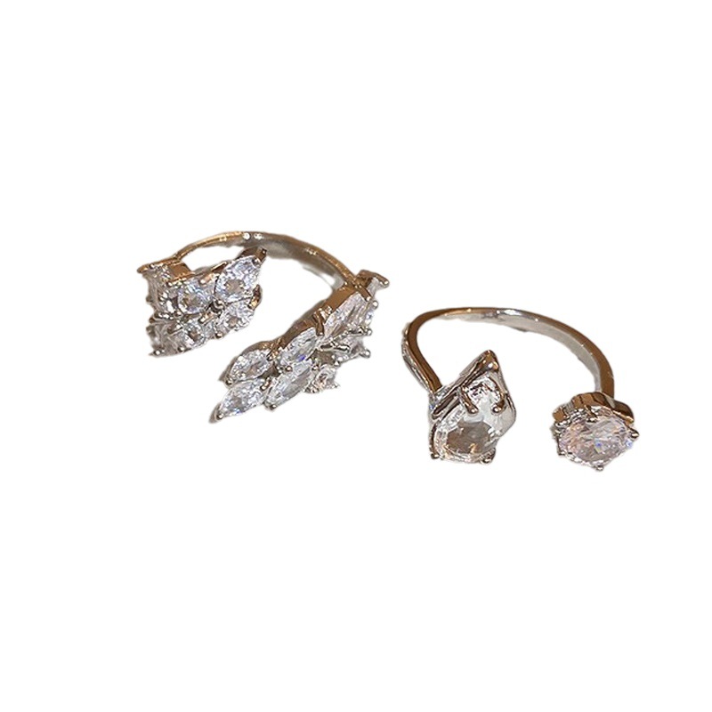 A new fashionable full-diamond zircon ring for women, with a unique and high-end design, is a light luxury and trendy index finger ring Item Picture