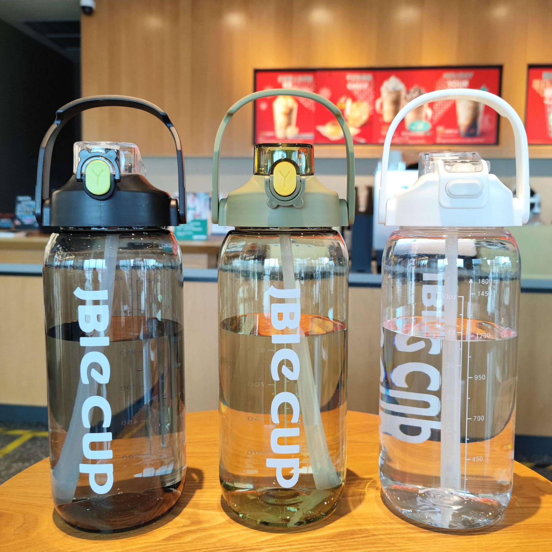 Wholesale straw direct drinking, double-drinking cups, water bottles, spouts, fitness and sports water bottles, large-capacity transparent water cups with handles full figure