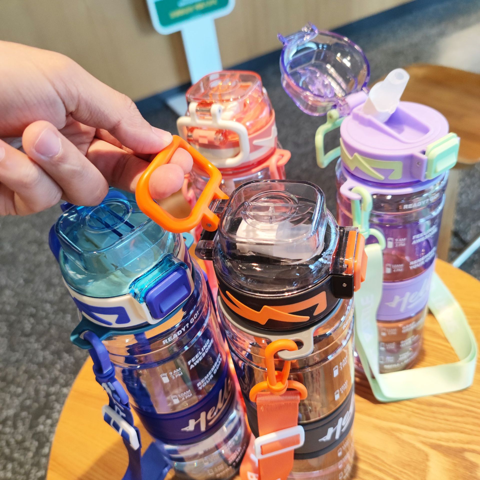 Wholesale summer portable backpack, duckbill, straw, plastic water cup, high appearance level, transparent water bottle, cross-border e-commerce 1000ml Specification drawing
