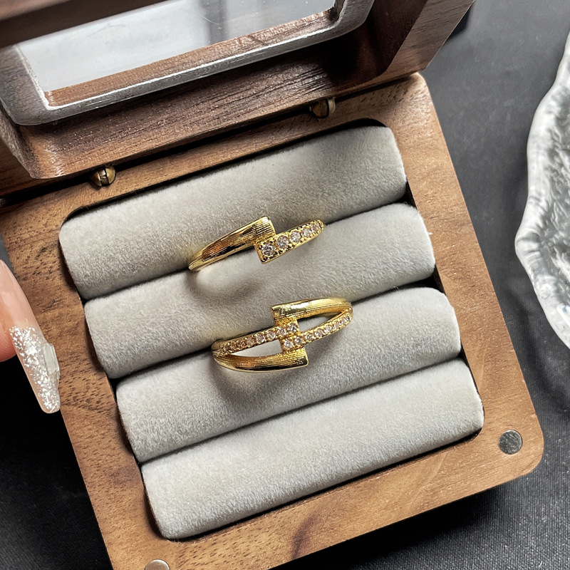 A mid-style brushed multi-layer cross simple plain ring open ring for women with geometric lines, a niche, light luxury and versatile ring Application Scenario