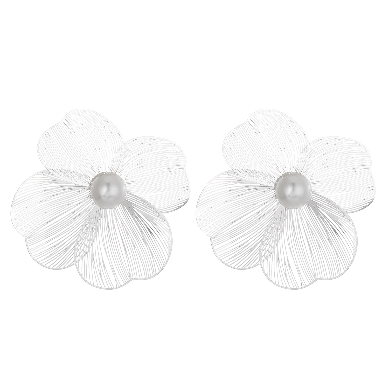 Cross-border new ultra-fairy-like exaggerated flower earrings, petal earrings, women's ins style, European and American design floral stud earrings, spring edition Item Picture