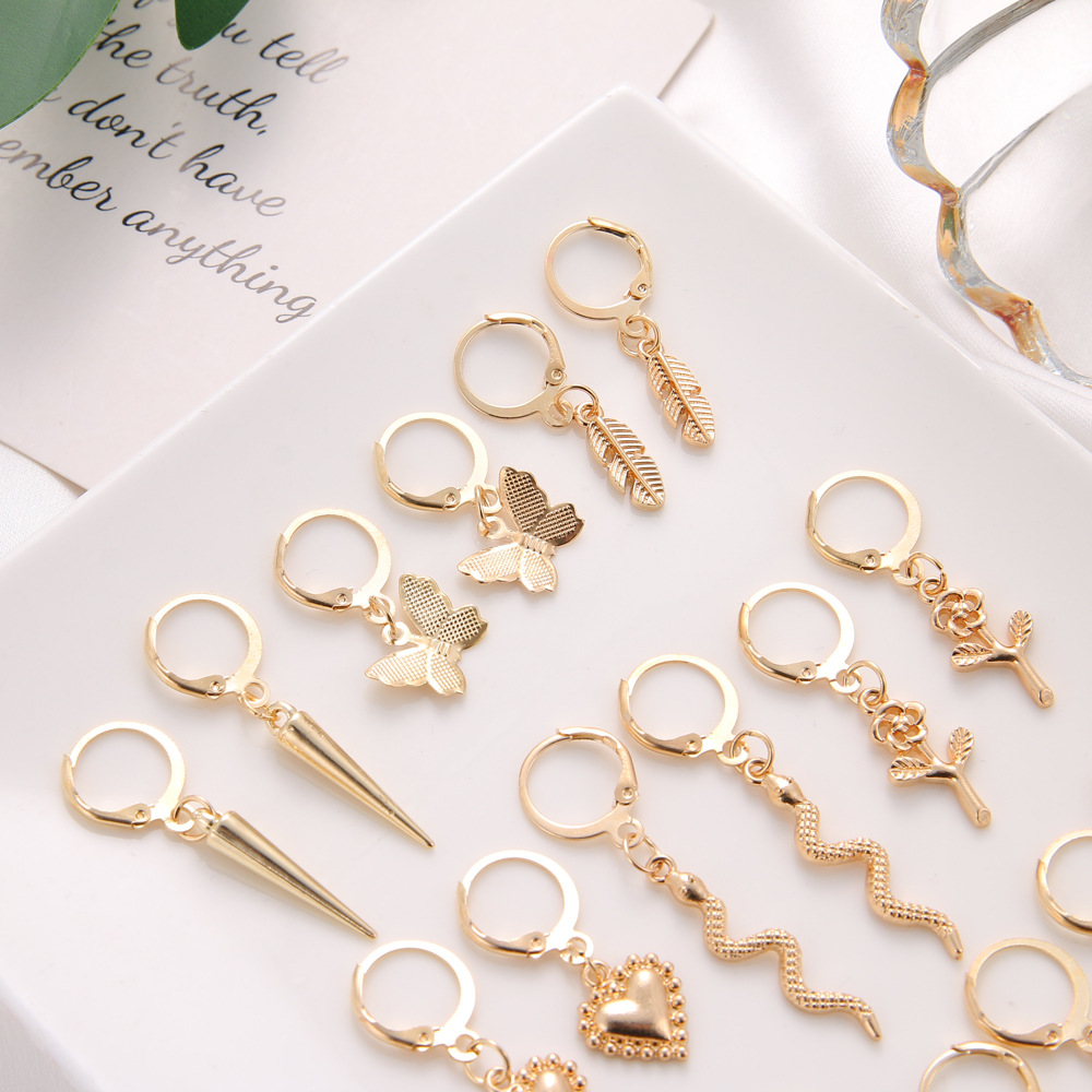 Fashionable butterfly and snake-shaped earrings, cross-border earring accessories, star and moon stud manufacturers Application Scenario