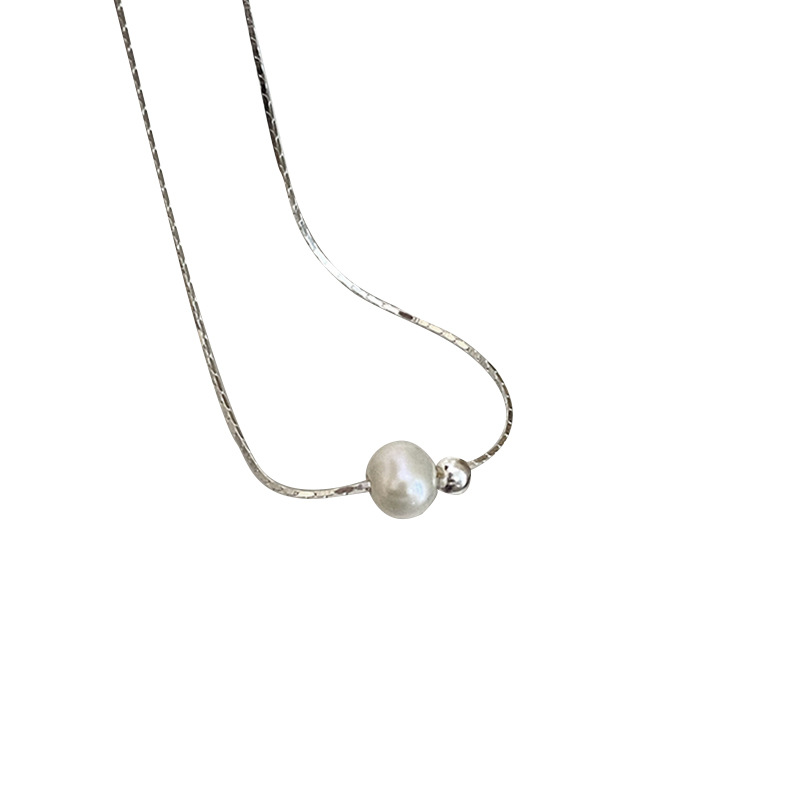 Minimalist pearl necklace for women, 2023 new style, popular on Instagram, with a niche design sense collarbone chain, elegant and versatile Item Picture