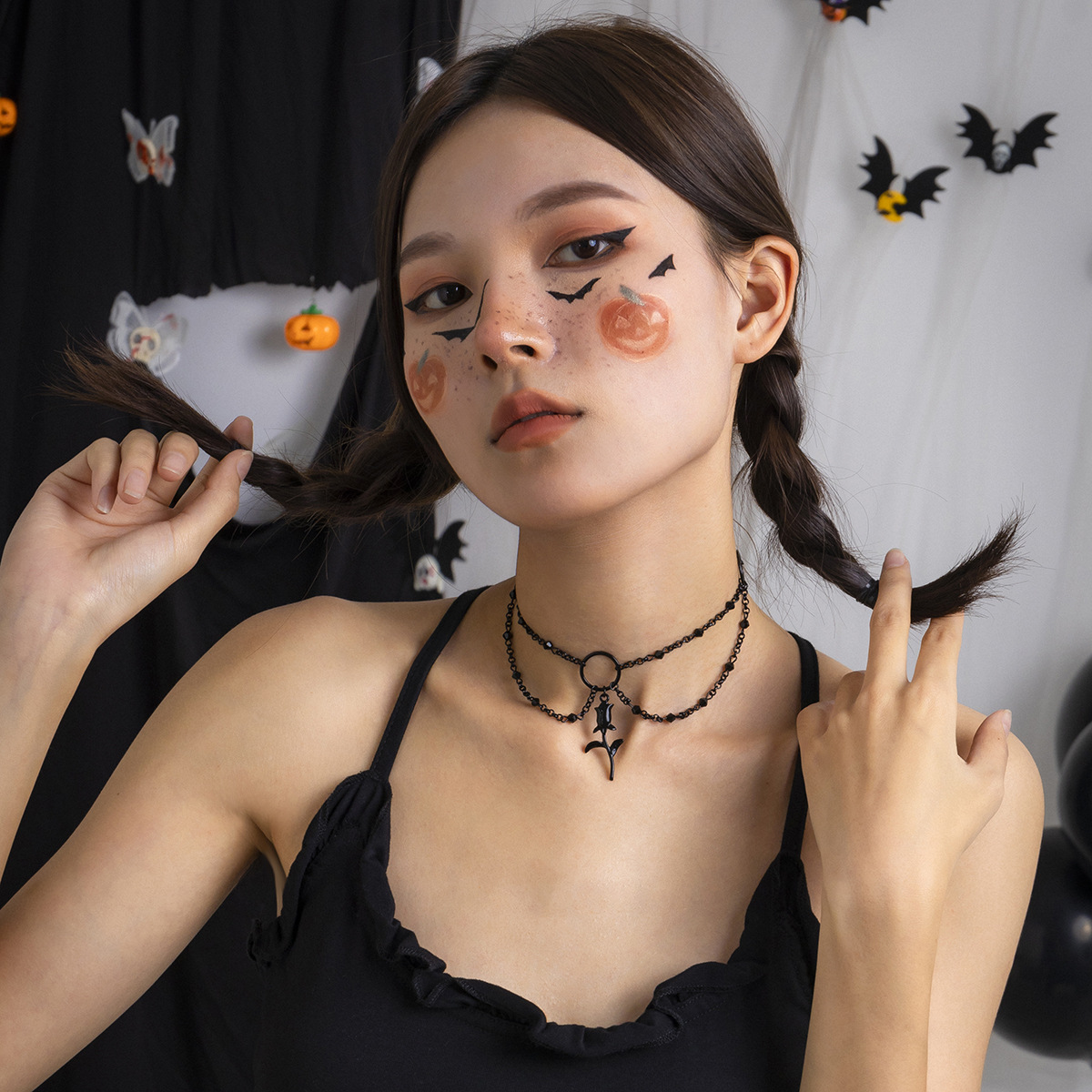 European and American cross-border accessories, retro and simple black rose collarbone chain, Halloween imitation crystal tassel necklace for women details Picture