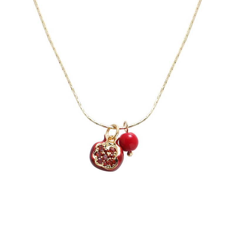 Angolan pomegranate necklace, sweater accessory, high-end elegance, collarbone chain, fashionable commuting resin fine chain pendant Item Picture