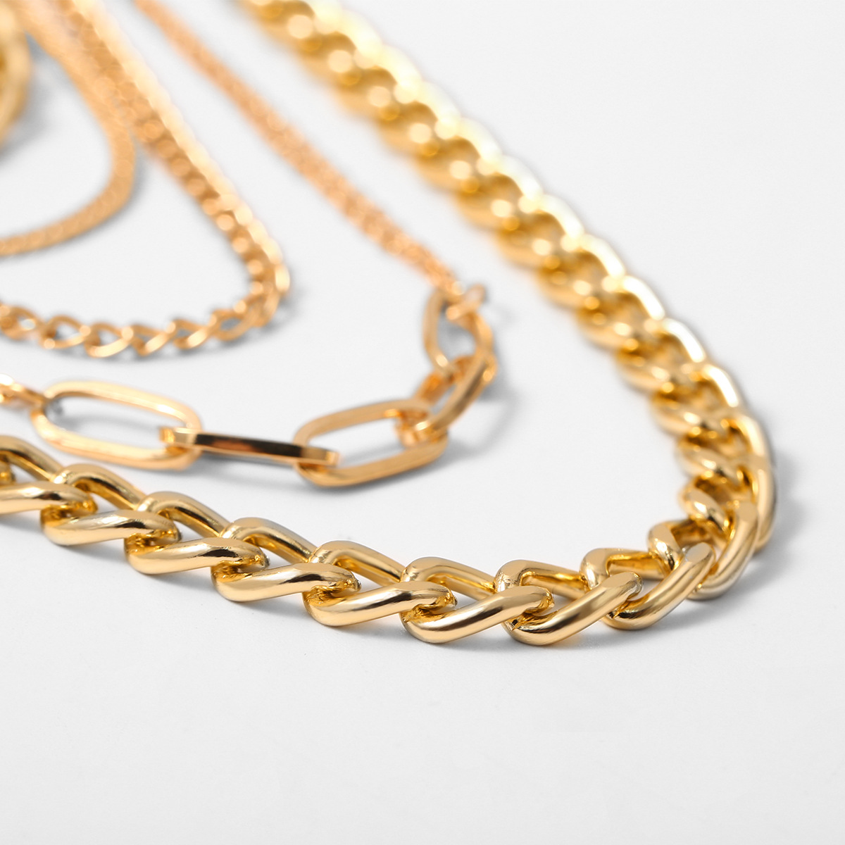 European and American cross-border jewelry punk metal hip-hop set necklace for women, simple mixed and matched cross-chain geometric necklace Application Scenario