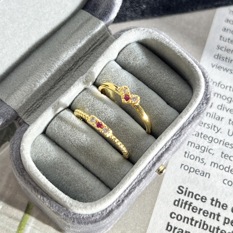 ins Cold style zircon heart ring, a niche design for women, light luxury, exquisite, sweet, cool, fashionable and individual best friend ring full figure