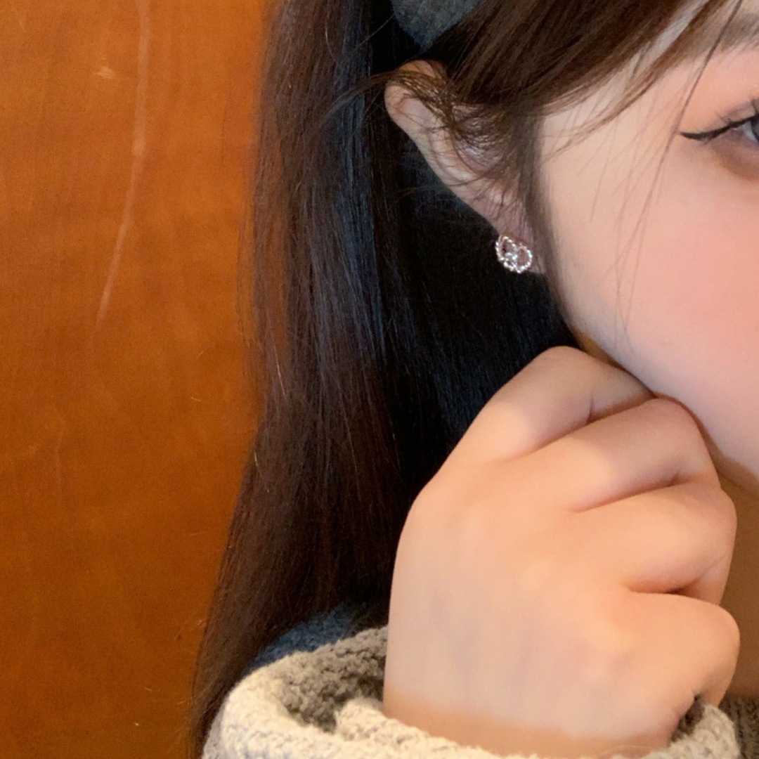 925 Sparkling Diamond Zircon Alkali Water Stud Earrings for Women, InS-style cute casual earrings and ear buckles, new high-end earrings Application Scenario