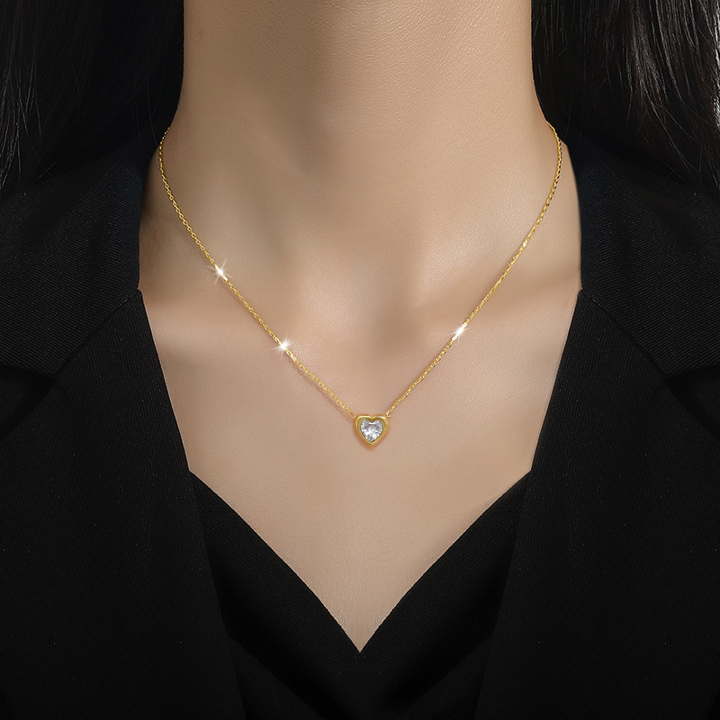 【 All-titanium Steel 】 Cold style, heart-shaped, personalized, minimalist style, real gold necklace inside the furnace, female Instagram influencer collarbone chain details Picture