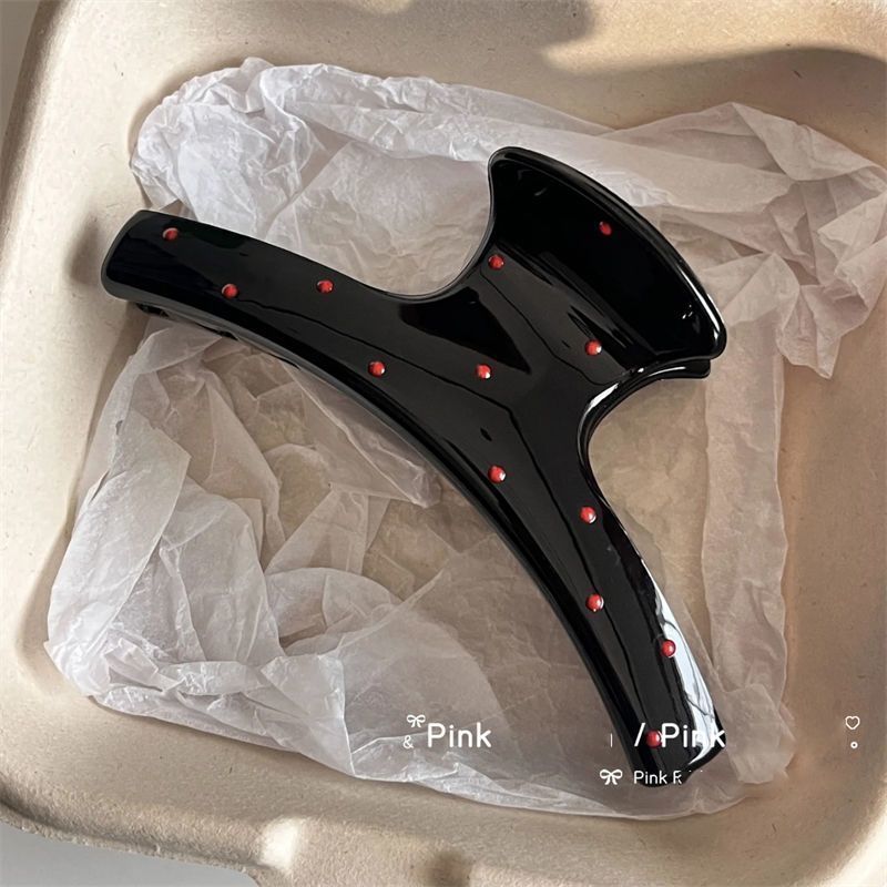 The versatile Anke red polka dot scratch-off clip has an excellent texture. The shark clip exudes a high-end feel and is a retro hair clip accessory details Picture