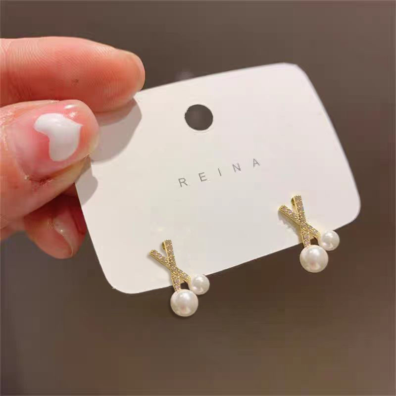 Cross-zircon pearl stud earrings 2025 New bestseller Exquisite earrings, women's niche design sense light luxury fashion earrings Application Scenario