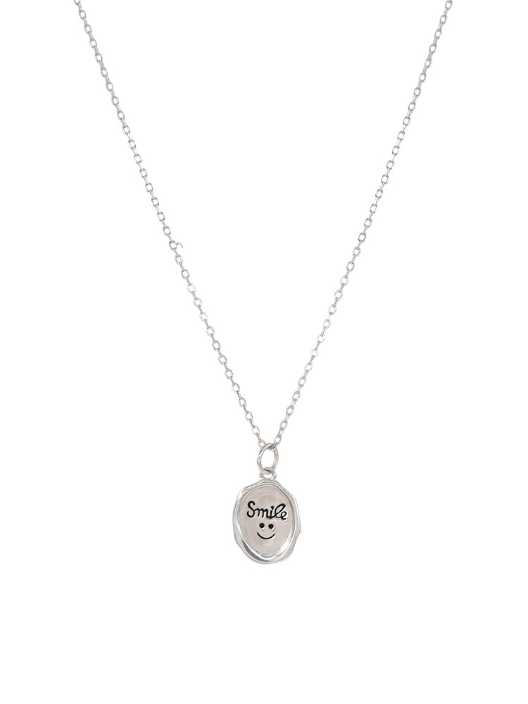Simple and niche oval-shaped smiling silver sweater necklace, 2023 new style, versatile and stylish layering necklace, ins Item Picture