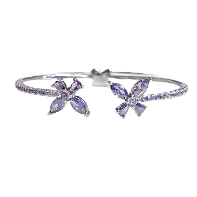 The new women's double butterfly bracelet with a touch of light luxury and ethereal charm, featuring full diamonds and a high-end, niche, cold and sweet style Item Picture