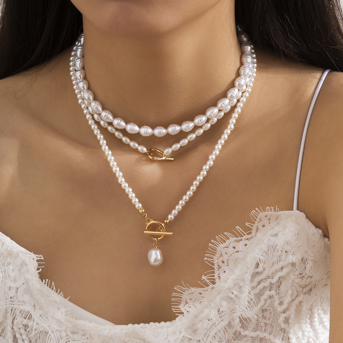 A niche woven water drop imitation pearl stacked collarbone chain with a versatile OT clasp and a heart-shaped water drop pendant, a retro beaded necklace Specification drawing