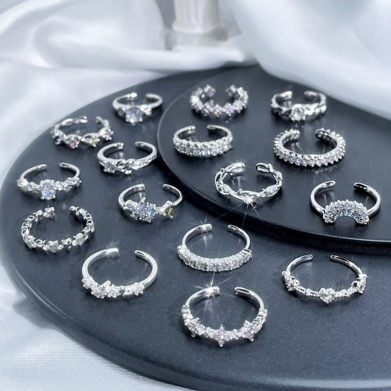 This exquisite, compact and simple zircon open ring is a niche design for women. It can be worn in layers and is versatile, fashionable and cool full figure