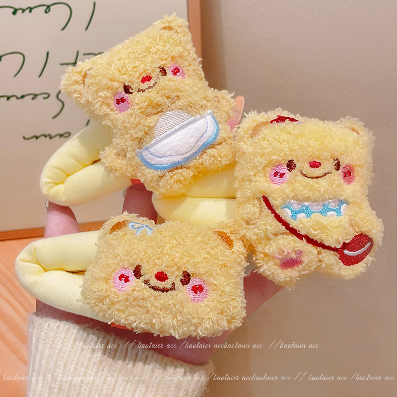 Cartoon bear plush hair clip, women's autumn and winter sponge bb clip, side clip, bangs clip, cute hair clip, hair accessory Application Scenario