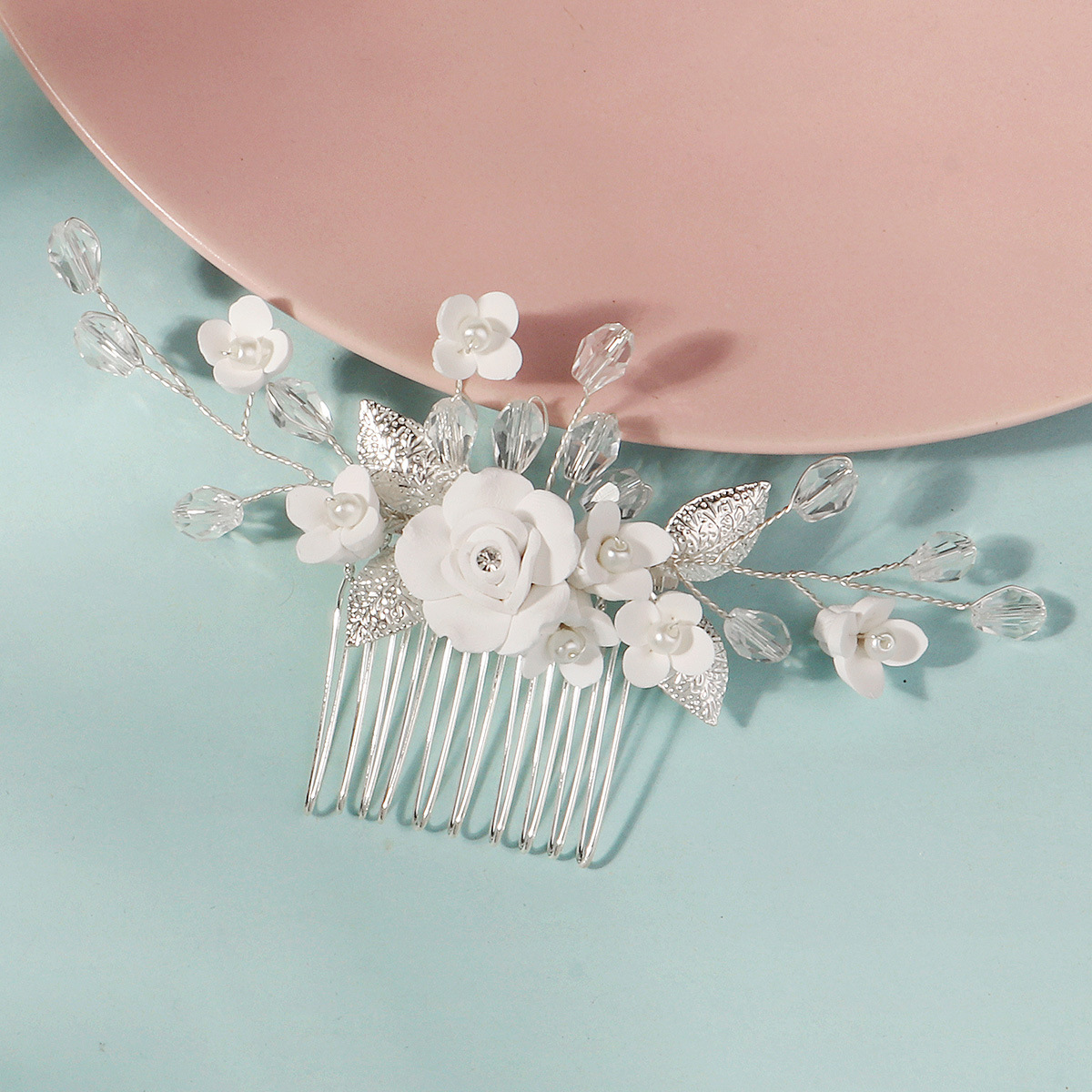 A new Korean version of white soft terracotta flower bridal comb, hand-inlaid diamond crystal flower hair comb, side comb wedding headwear details Picture