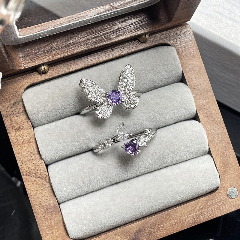 The new Korean version of the Phantom purple diamond butterfly opening ring is a light luxury, high-end, sweet, cool, fashionable and exquisite layered ring for women Application Scenario