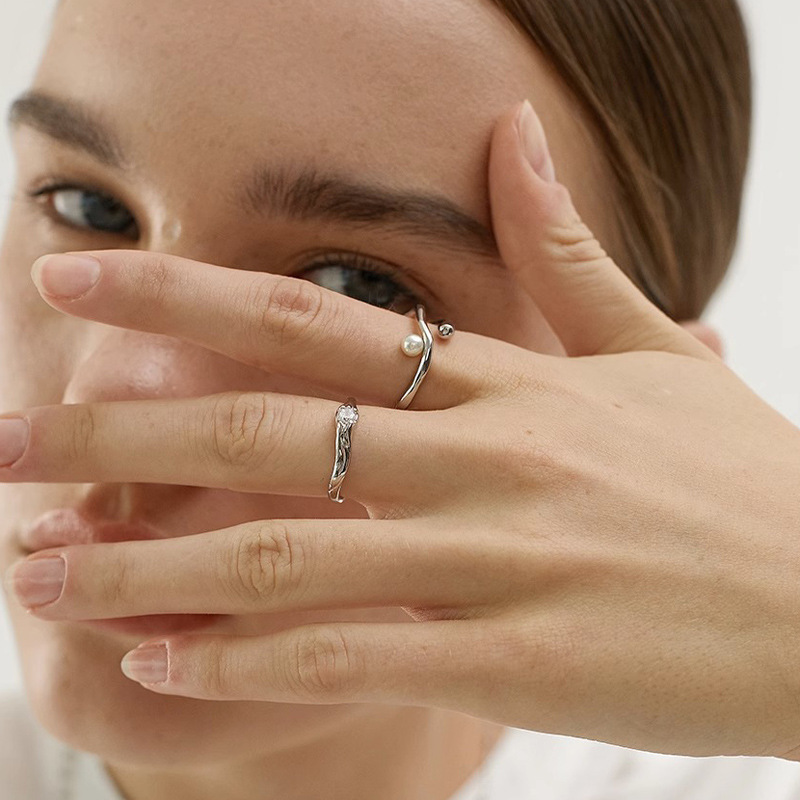 A niche irregularly lined zircon pearl open ring for women to wear on Instagram, simple, fashionable, elegant and unique details Picture