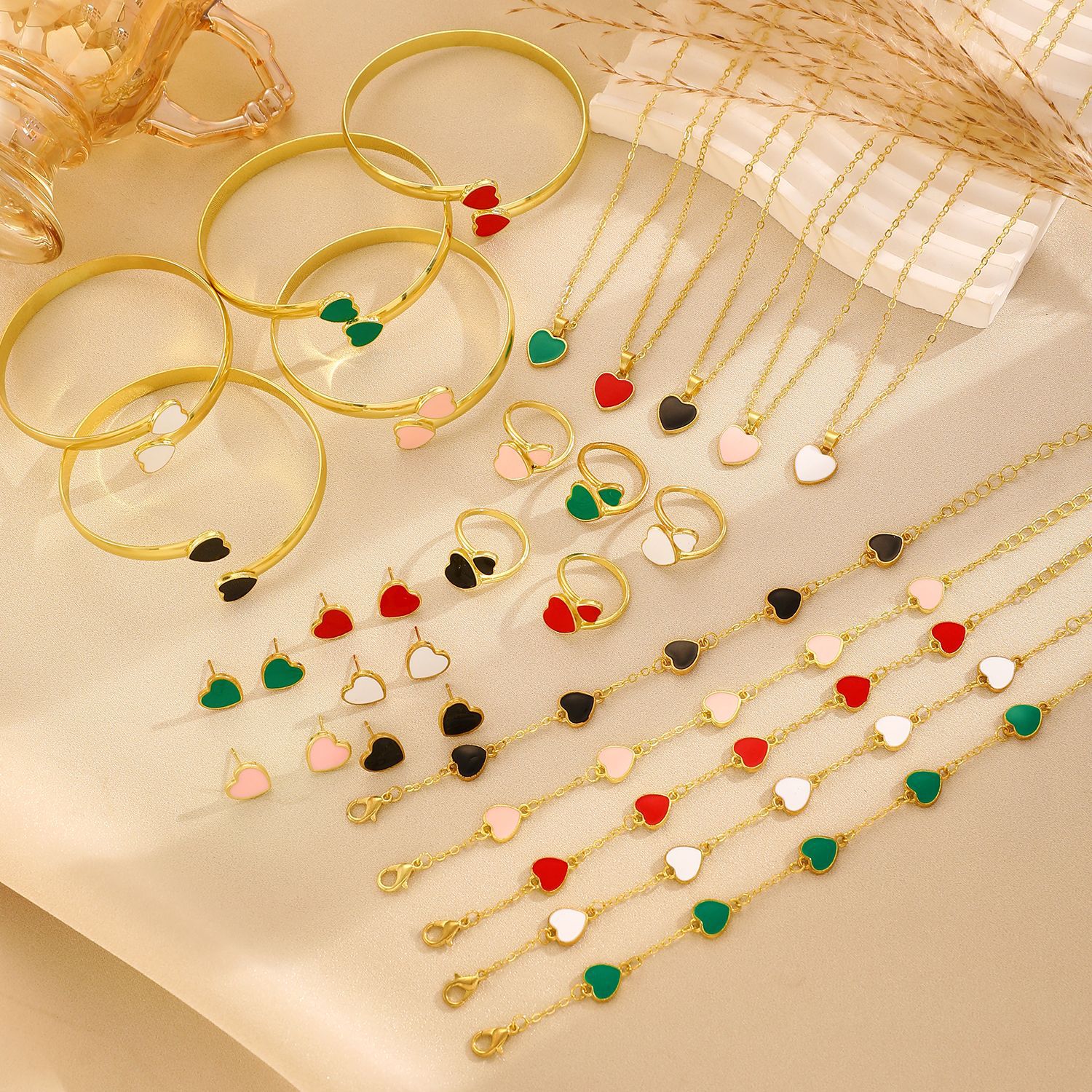 Cross-border best-selling heart-shaped jewelry set: Women's simple oil-drip heart necklace, stud earrings, ring, bracelet, 5-piece set Specification drawing
