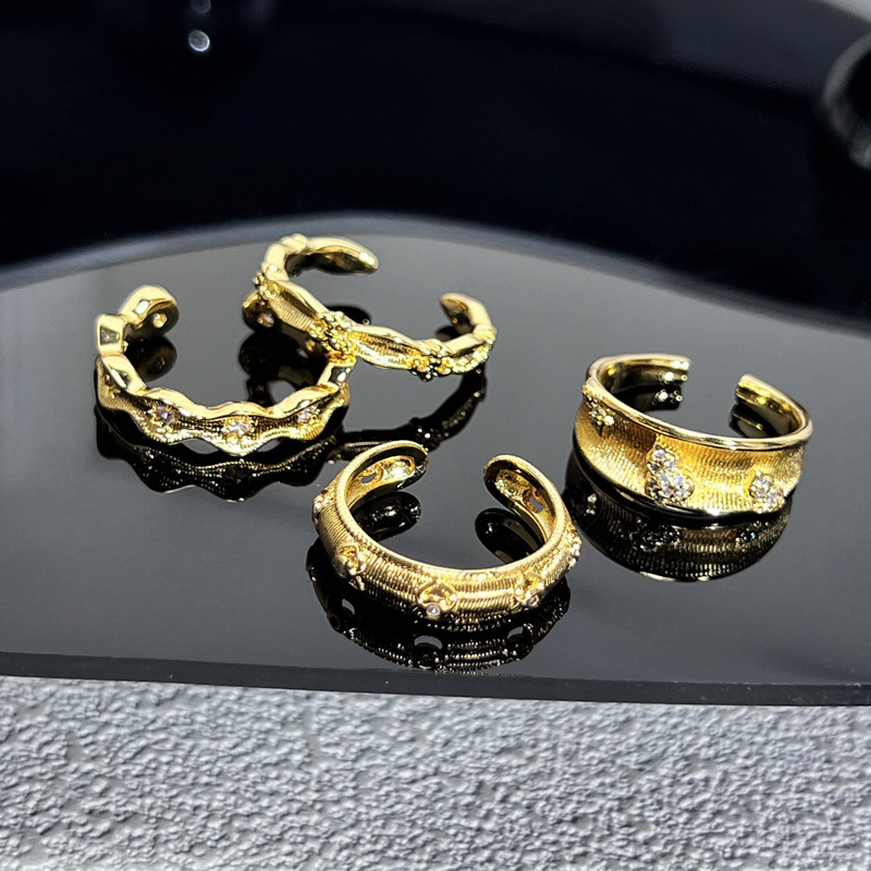 This elegant court-style gourd brushed high-end ring is a delicate and niche design for women, a light luxury and trendy retro ring Application Scenario