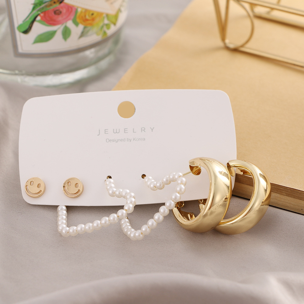 New European and American resin earring set, 6-piece round stud earrings for women's commuting, fashionable OL heart-shaped pearl earrings Application Scenario