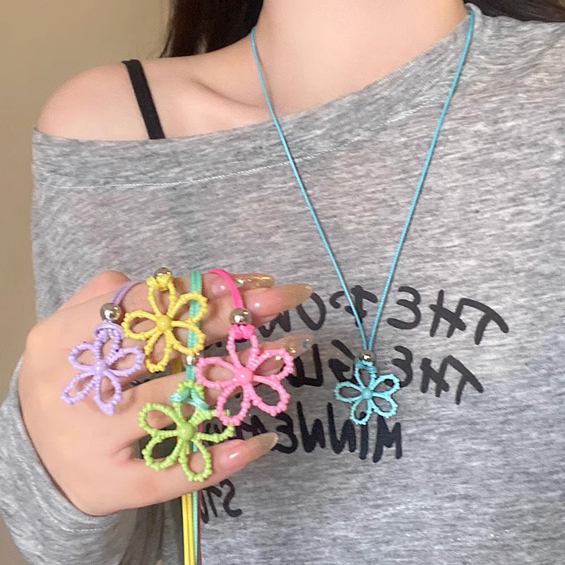 Dopamine colorful hollowed-out flower necklace for women, a unique Korean design with a high-end, delicate and sweet collarbone chain for women details Picture