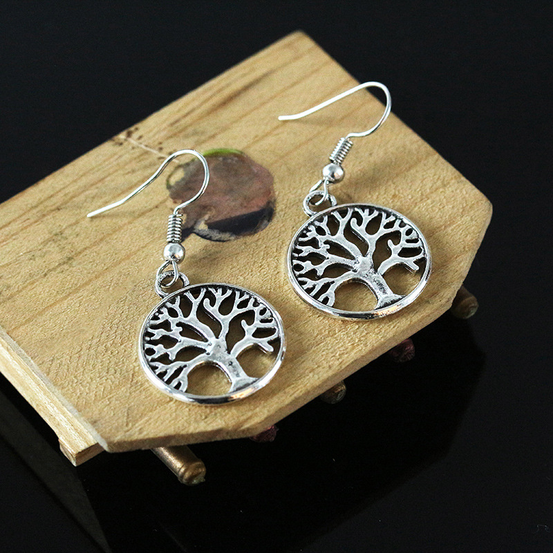 Fashionable and creative Life Tree earrings are selling well. Wholesale of European and American retro earrings. New export products are popular accessories Specification drawing