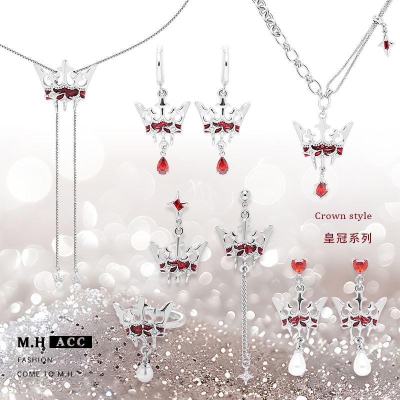 A high-end crown necklace with a retro design sense, a new versatile sweater chain, a women's high-end, light luxury, original and niche accessory full figure