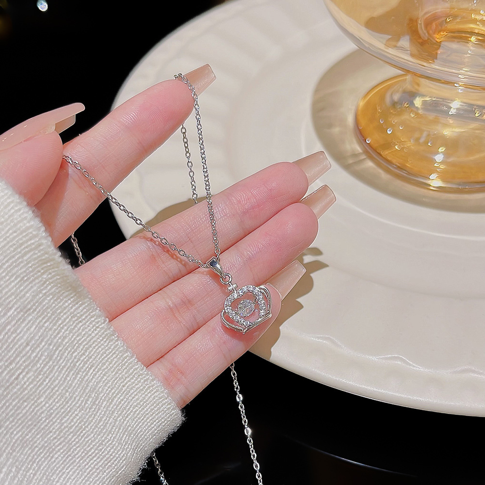 The new crown necklace with a light luxury and cold style for women, the sweater chain with a fashionable and high-end feel, the pendant with a versatile design, and the collarbone chain Specification drawing