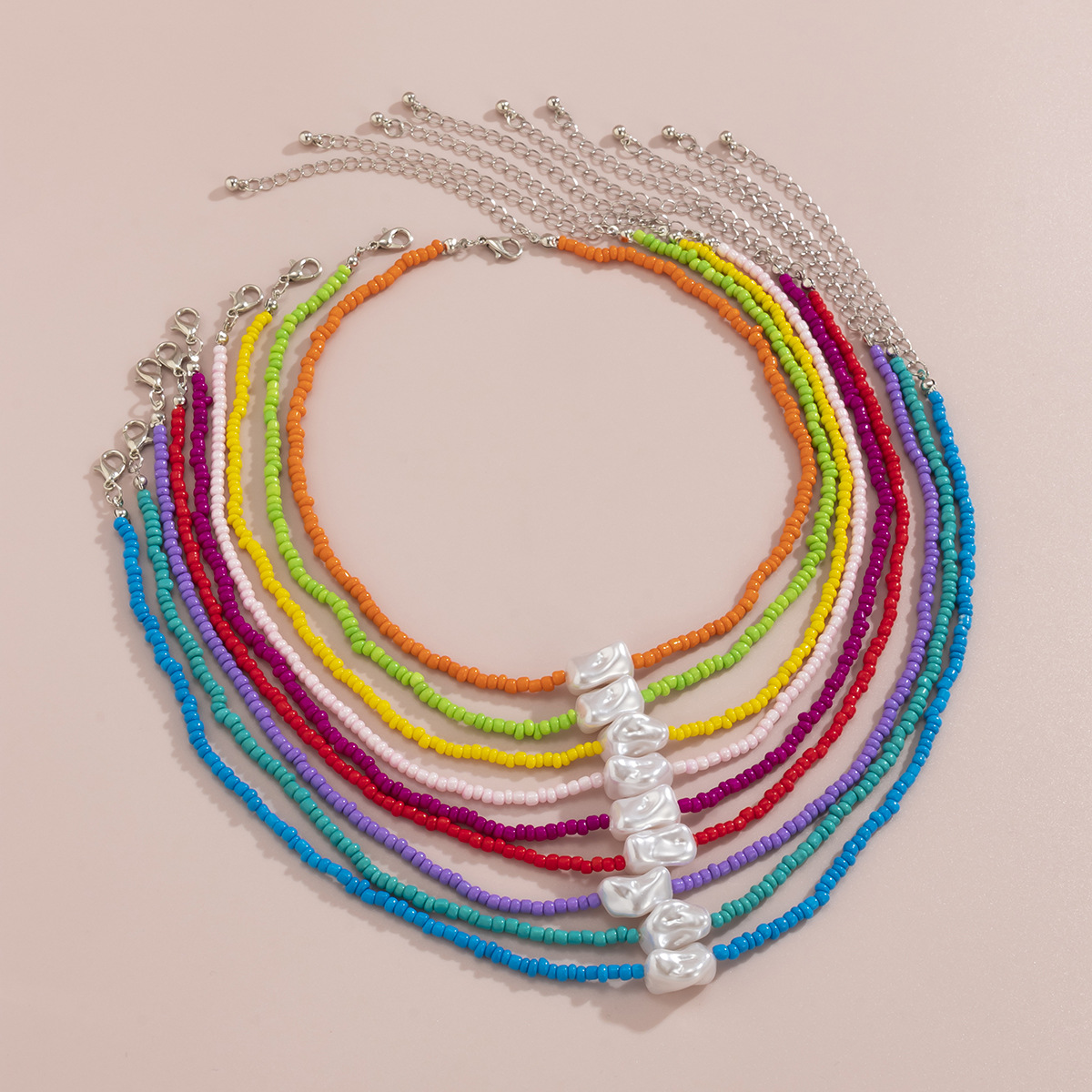European and American cross-border jewelry, retro Baroque irregular-shaped pearl woven necklace, simple and colorful rice bead collarbone chain Application Scenario