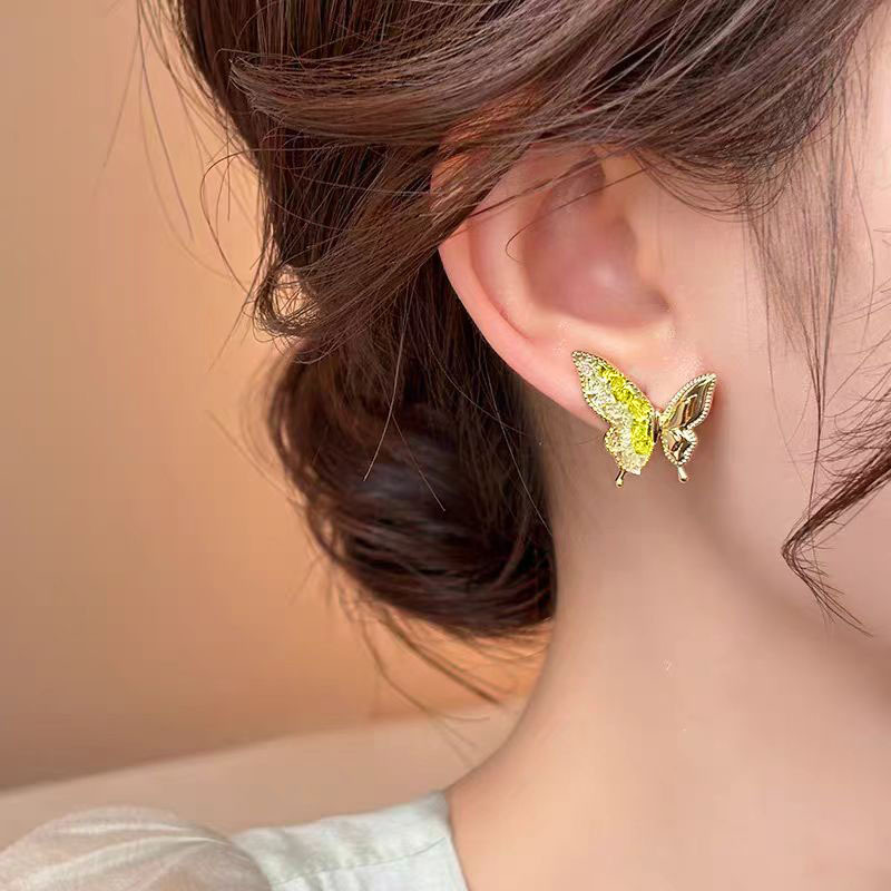 Gradient crystal butterfly stud earrings, forest-style fresh and delicate earrings, a new bestsellers in 2025, retro earrings, and elegant earrings details Picture