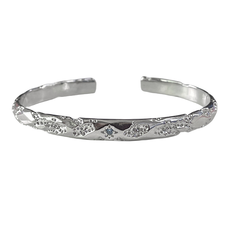 Simple texture, individualistic, trendy and androgynous style bracelet, women's fashion, hip-hop, hot girl, high-end and niche design bracelet accessory Item Picture