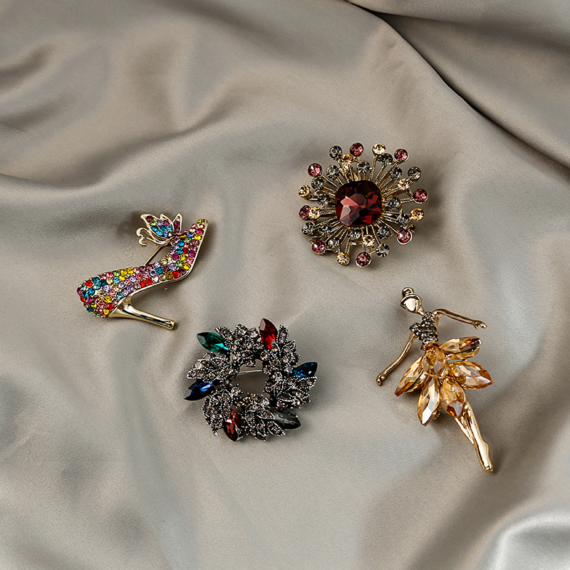 European and American light luxury, high-end elegance, luxurious ballet brooch, fashionable, dignified and sweet crystal flower brooch full figure