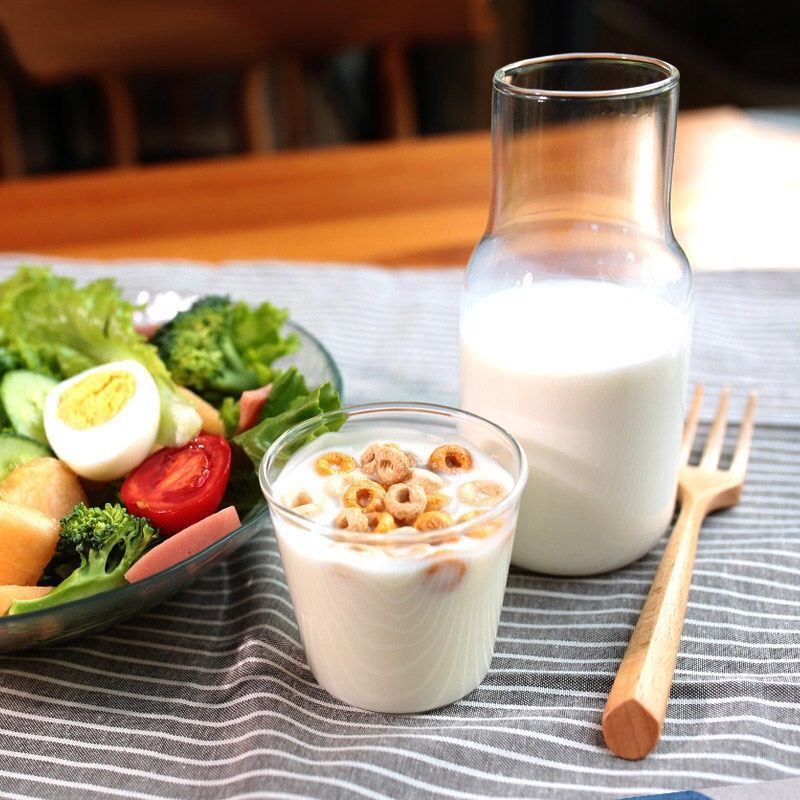 Japanese-style glass one-pot and one-cup set water cup, one-person drink beverage cup, milk cup, breakfast cup, cold drink juice cup Application Scenario