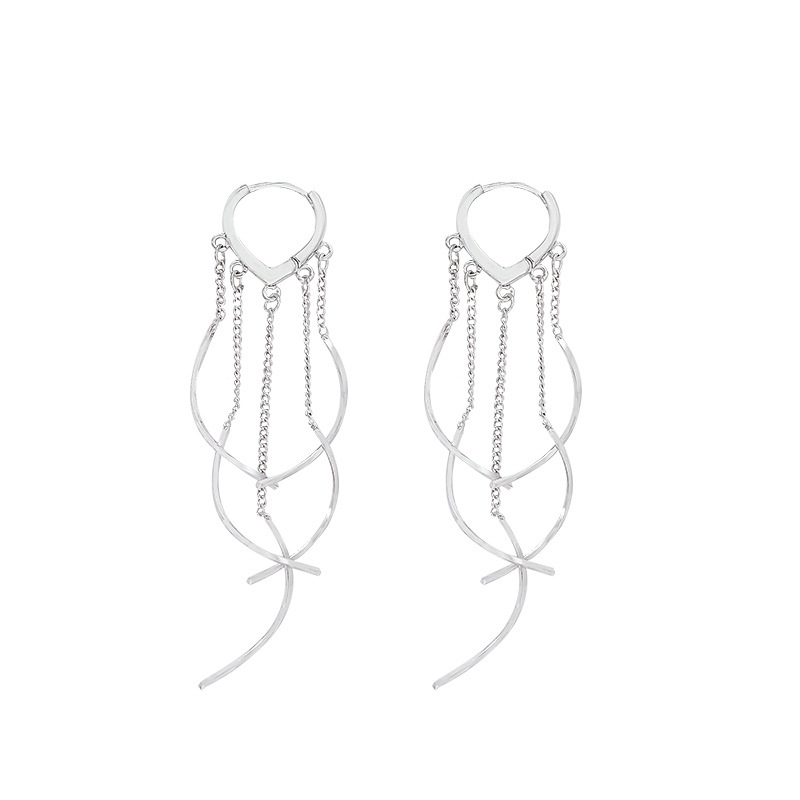 Korean-style gentle and elegant long wavy tassel earrings, versatile for women, chain ear buckles, high-end, cool and unique earrings Item Picture