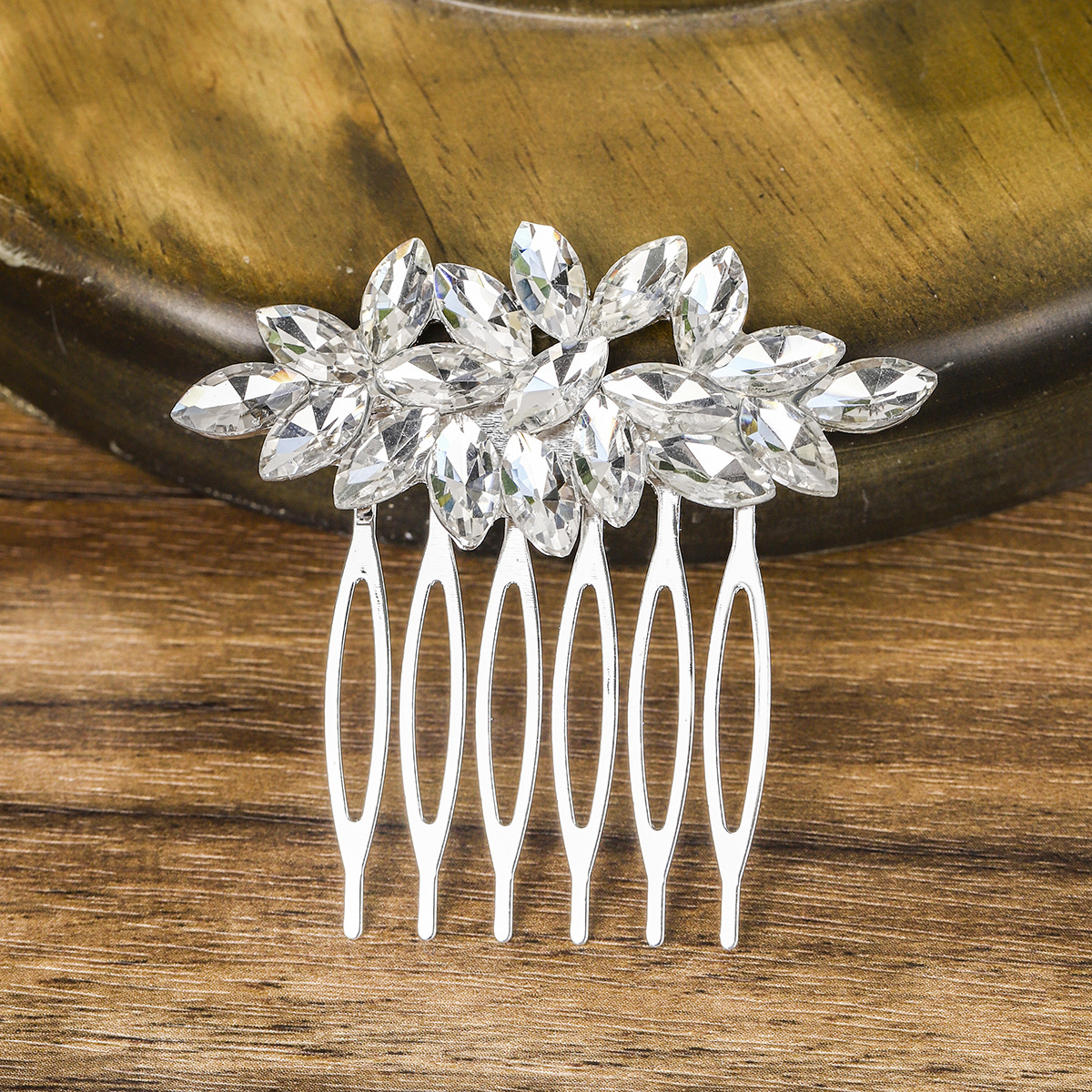 Factory direct sales of bride accessories: Simple horse eye water diamond hair combs, European and American wedding dresses and evening gowns, updo hair combs, and daily accessories Specification drawing