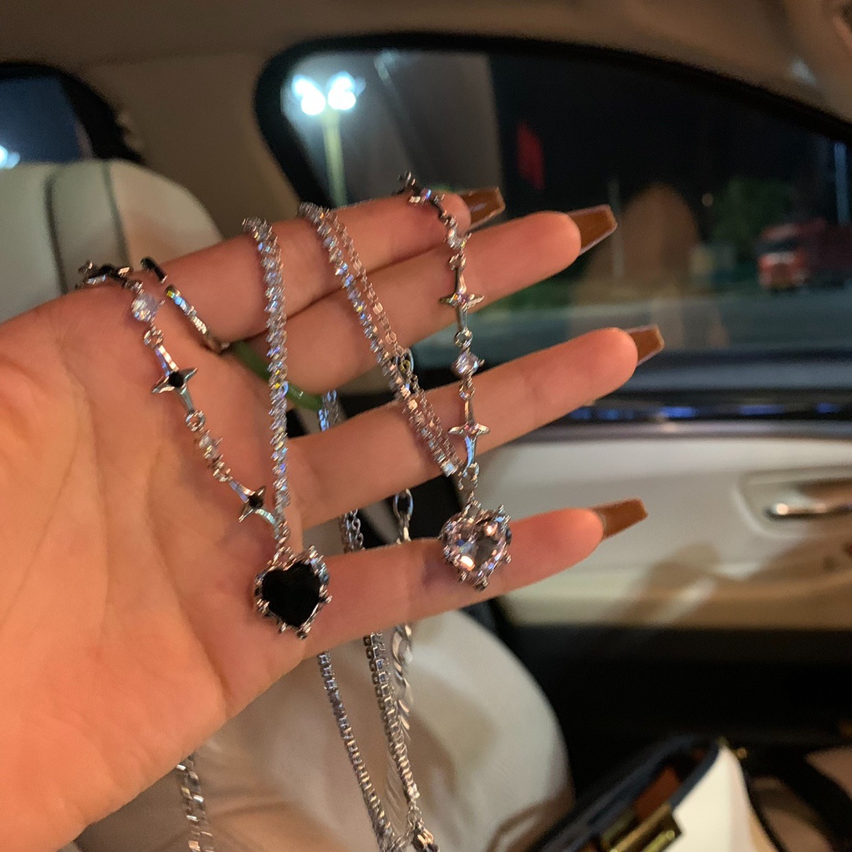 A must-have for hot girls! Versatile and personalized! The black titanium steel necklace exudes a noble and elegant charm. The collarbone chain is feminine and does not fade Specification drawing
