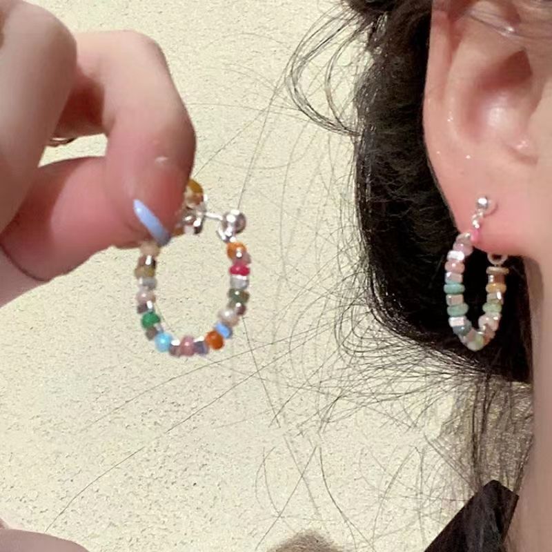 s925 New trendy and distinctive Japanese and Korean silver color beaded stud earrings for women, featuring a light luxury, niche and high-end design full figure
