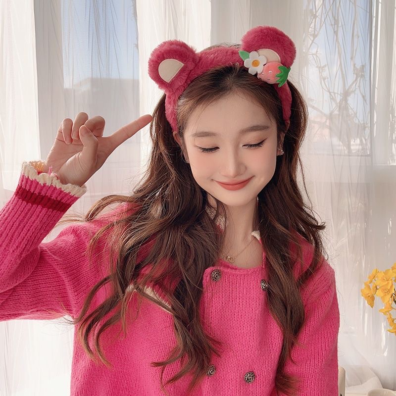 Cute face-washing hair band for tying hair, special headband for girls' autumn and winter plush mask application, strawberry ear hairpin headwear Specification drawing