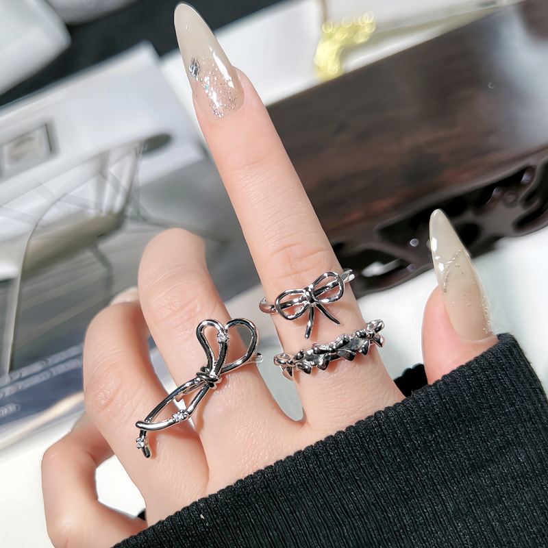 Minimalist bow line plain ring open ring for women, fashionable and versatile, niche and cold style exquisite index finger ring full figure