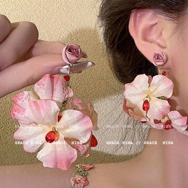 Spring Outing Notes! Vacation-style dry rose flower earrings for women, 2025 new style island stud earrings, exaggerated and elegant earrings full figure