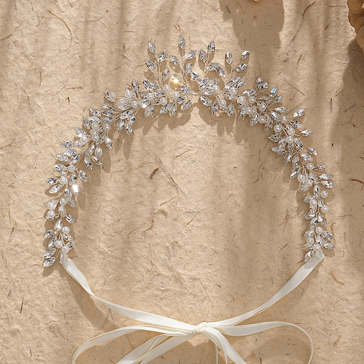 Cross-border accessories: Handcrafted pearl headbands, luxurious rhinestone hair bands, exaggerated European and American headwear, bride's wedding dress and evening gown hair accessories Specification drawing