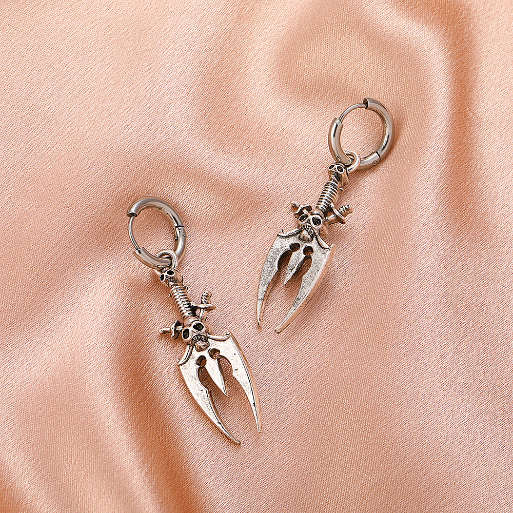 European and American retro skull earrings, Gothic punk distressed earrings, hip-hop dance party earrings, Halloween gifts for couples Specification drawing