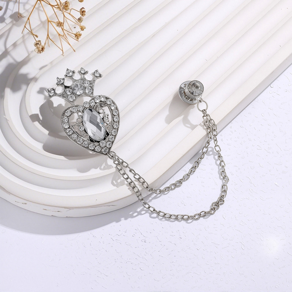 Korean-style trendy retro college style diamond-encrusted tile-shaped brooch, niche design sense, high-end and fashionable chest accessory Application Scenario