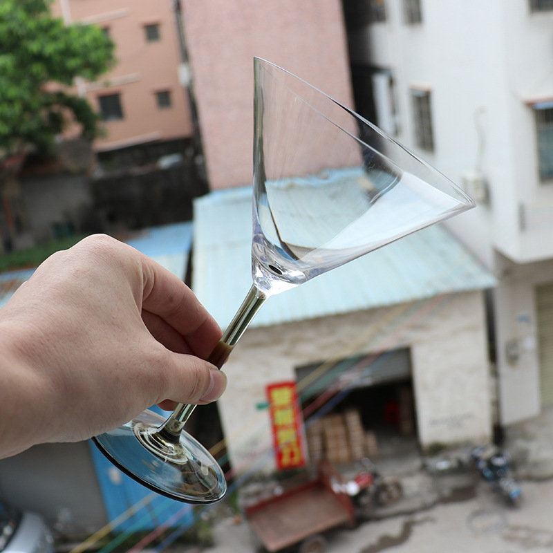 Hand-blown ash-colored high-legged Martini Martini Martini cocktail glasses in stock, supporting LOGO Application Scenario