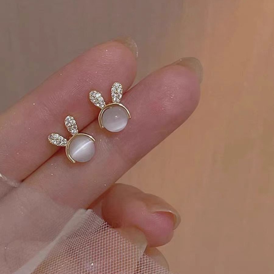 Cat's eye stone cute little rabbit earrings for women 2025 new style bestsellers, small and exquisite, elegant and high-end, trendy stud earrings Application Scenario