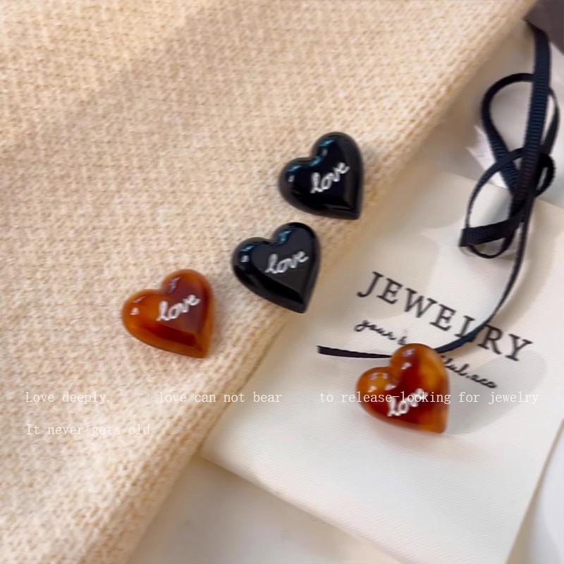 Amber black sugar ~ Korean version sweet love oil-infused acetic acid heart-shaped earrings for women, retro autumn and winter unique style earrings details Picture