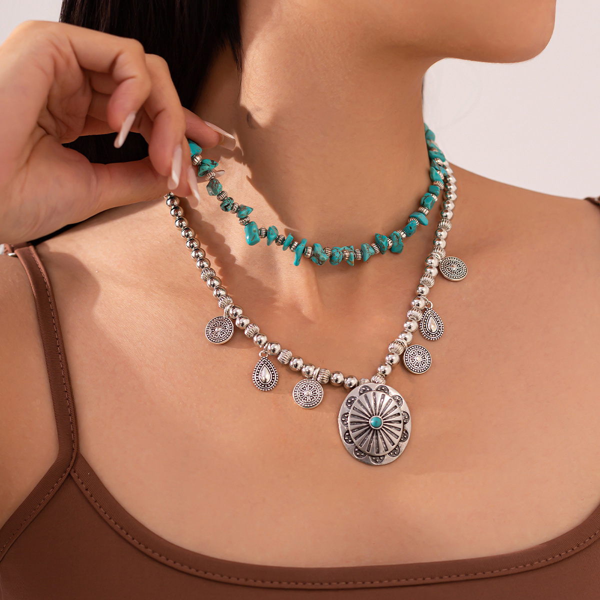 European and American cross-border jewelry, ethnic-style metal pattern round piece necklace, retro turquoise CCB beaded collarbone chain for women Specification drawing